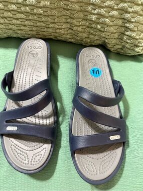 CROCS Women's Navy and Light Gray Slip-On Strappy Sandals